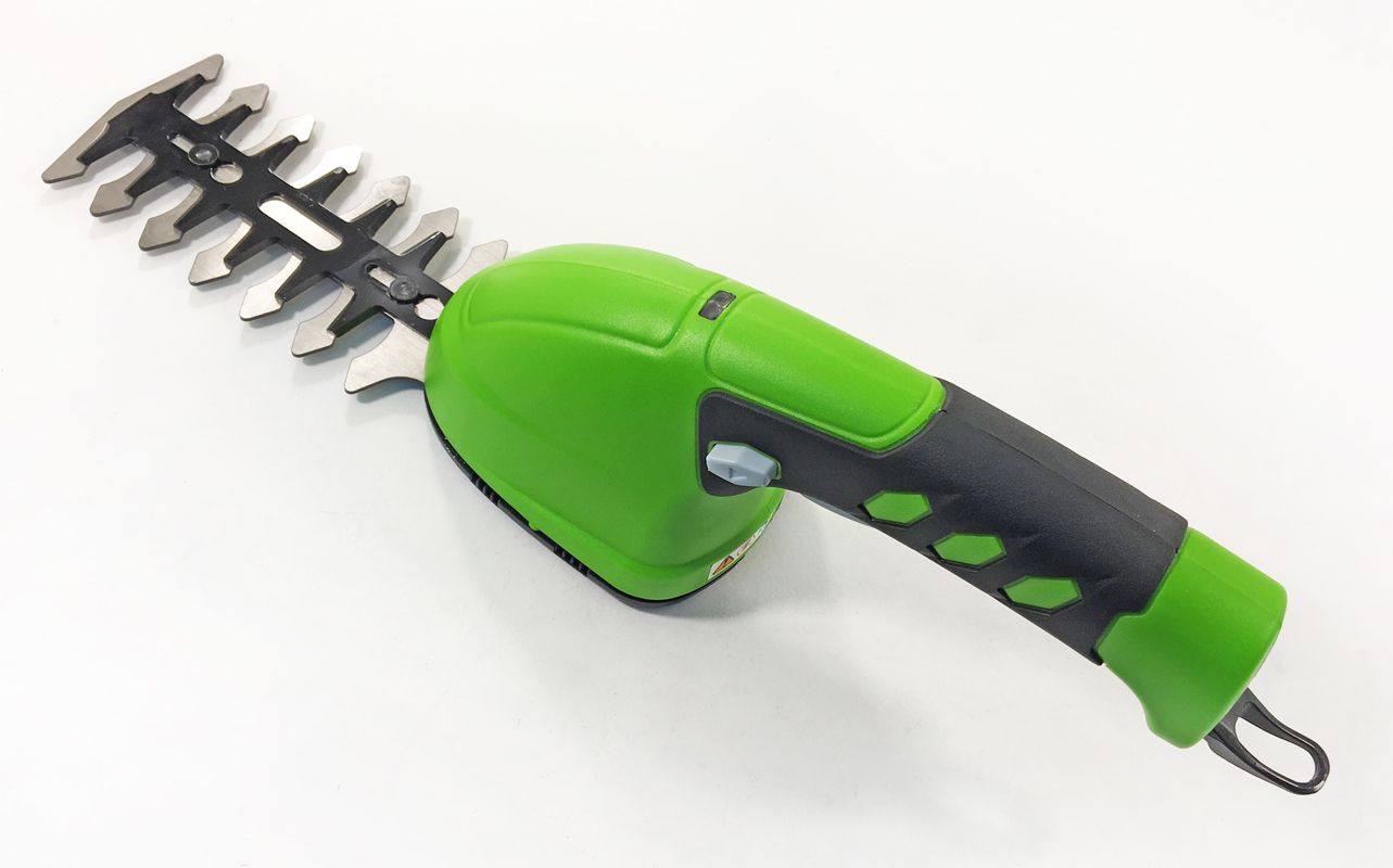 Садовые ножницы-кусторез аккумуляторные Greenworks 3,6V со встроенным аккумулятором на 2 A*ч с ручкой-удлинителем